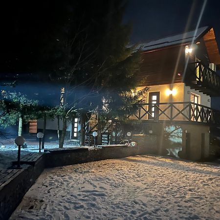 Panorama Karpat Hotel Yablunytsya Exterior photo