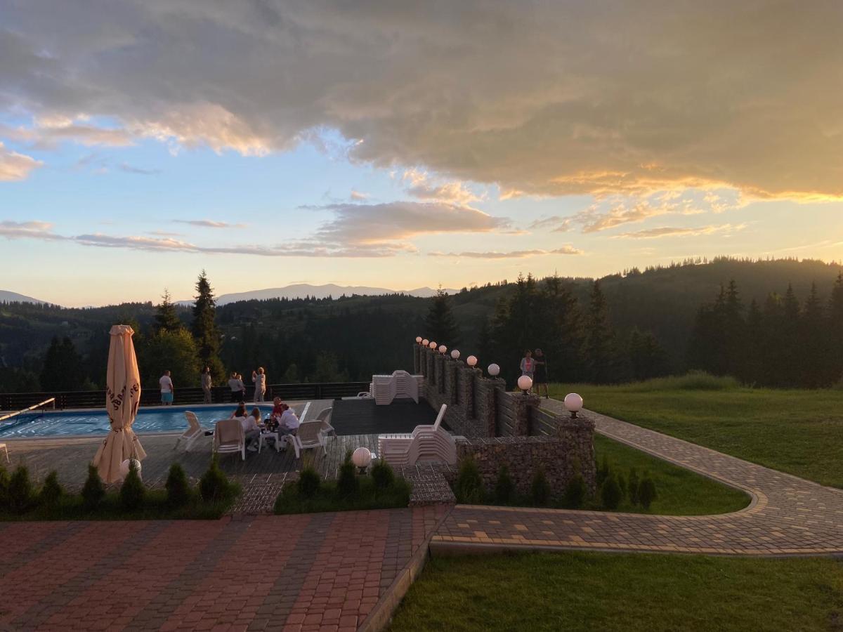 Panorama Karpat Hotel Yablunytsya Exterior photo