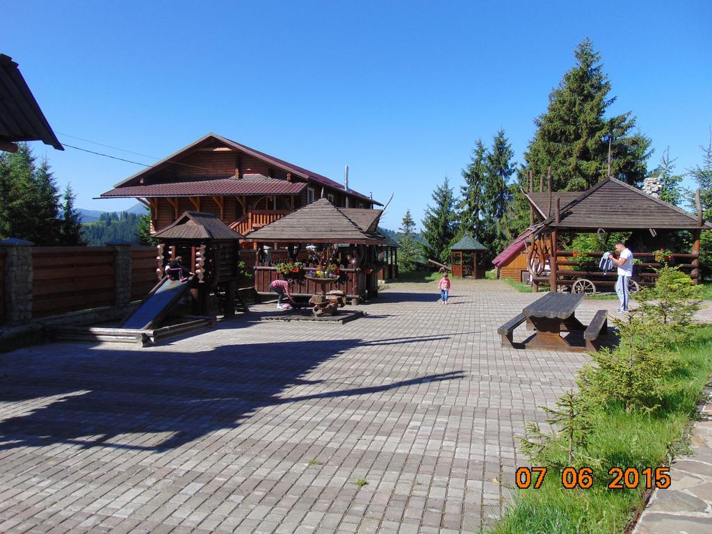 Panorama Karpat Hotel Yablunytsya Exterior photo
