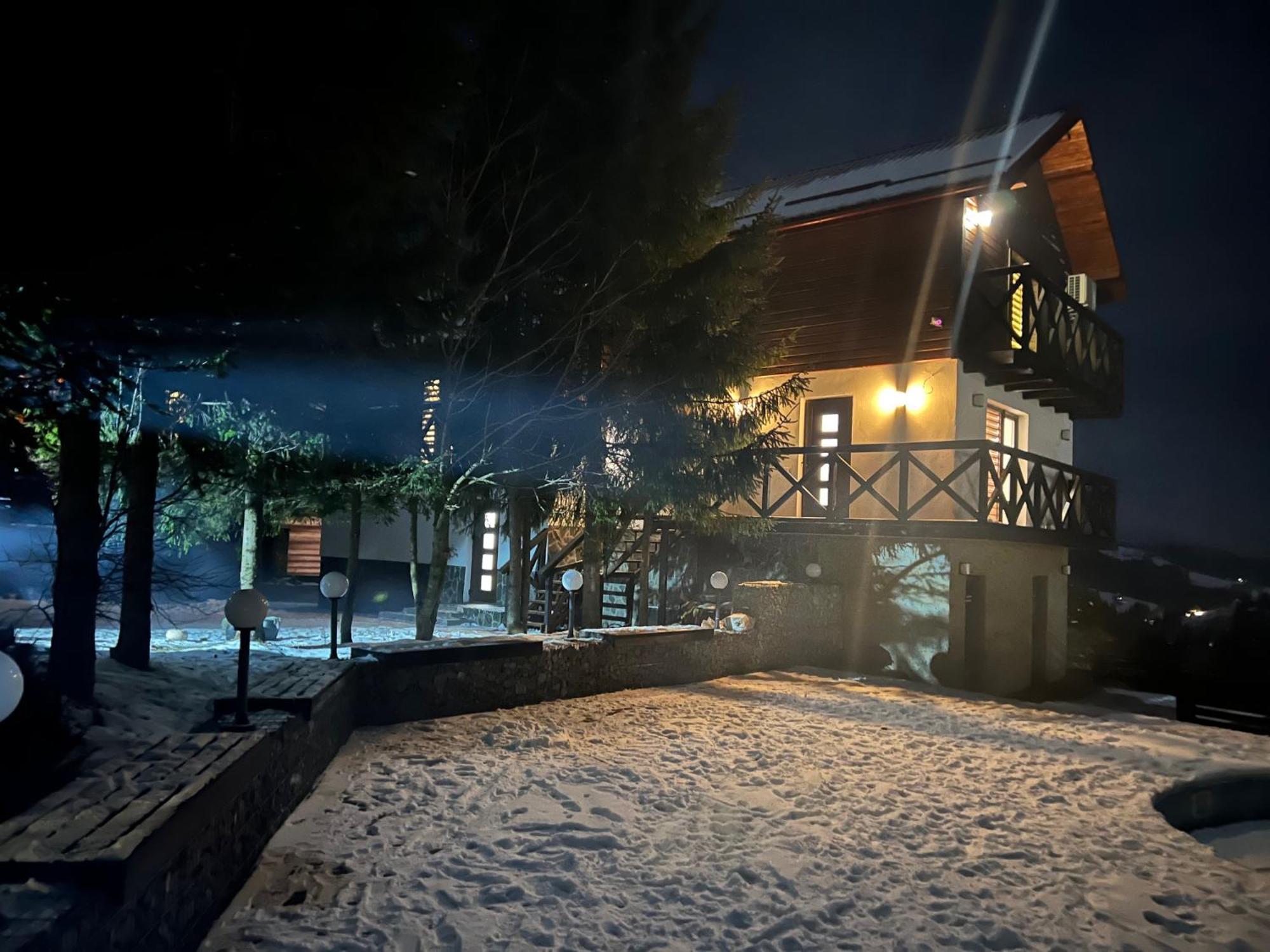 Panorama Karpat Hotel Yablunytsya Exterior photo