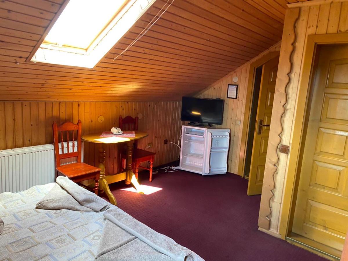 Panorama Karpat Hotel Yablunytsya Exterior photo